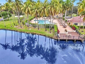 Building Photo - 851 Lyons Rd