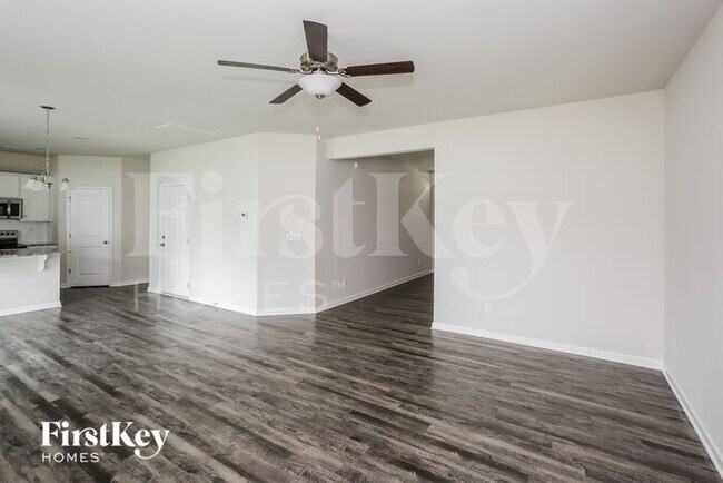 Building Photo - 9605 Hamel St