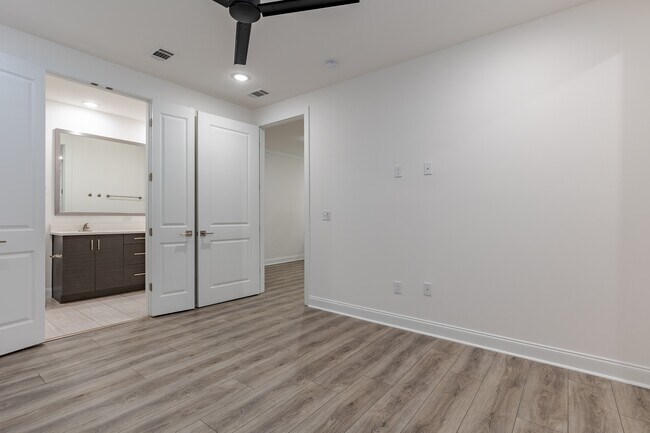 Foto del edificio - Residences at 393 North Apartments