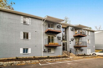 Building Photo - 5617 Happy Hollow Rd