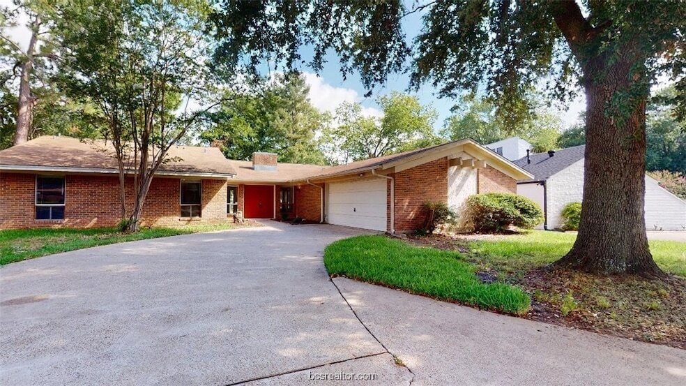 Photo - 2702 Apple Creek Cir