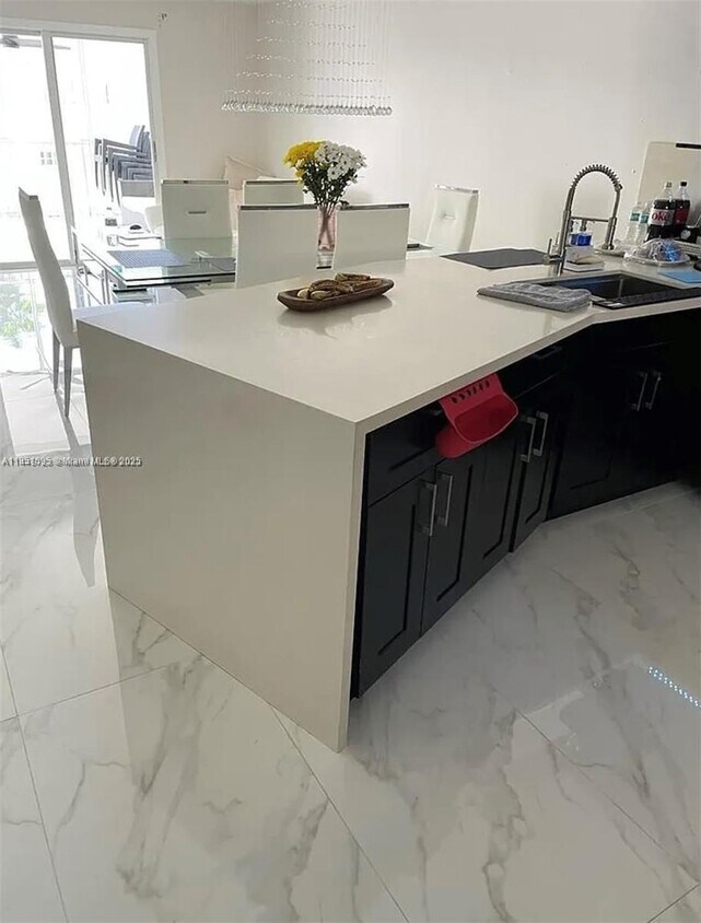 Foto del edificio - 1660 NE 191st St