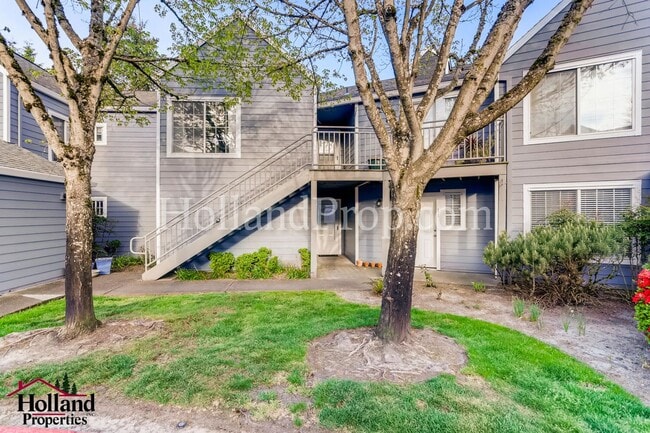 Beautiful 2-Bedroom Condo with a Garage! - Beautiful 2-Bedroom Condo with a Garage!