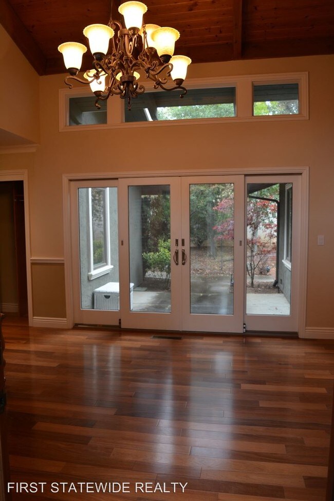 Building Photo - 2371 Friars Ct