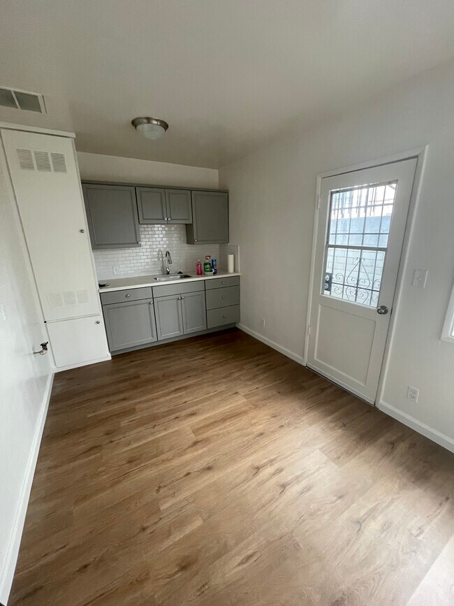 15865 Victory Blvd, Van Nuys, CA 91406 House Rental in Van Nuys, CA