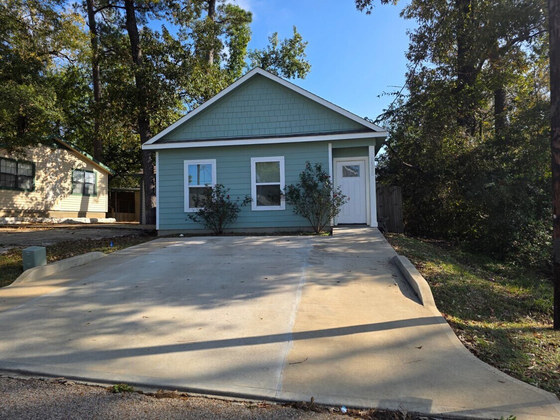 Primary Photo - 16338 Eastchase St