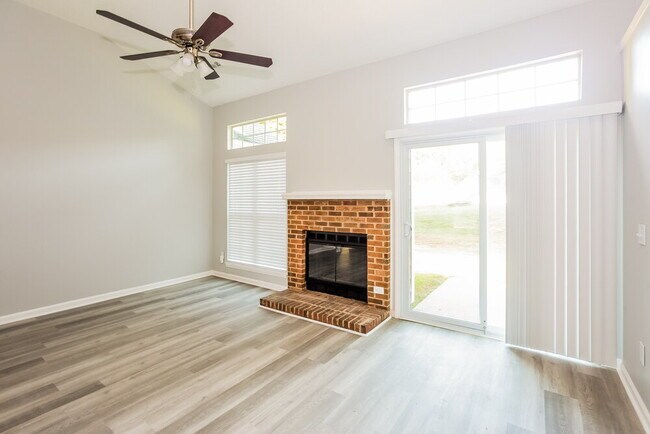 Foto del edificio - 6115 Sunstone Dr