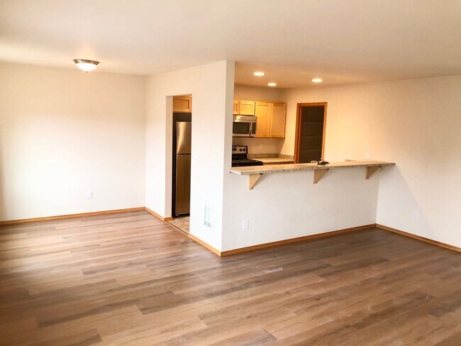Building Photo - Very well maintained home in Poulsbo.