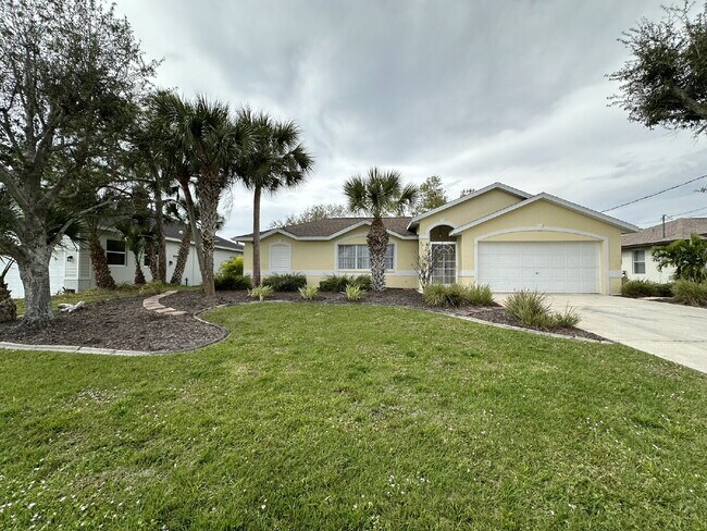 Foto del edificio - You'll love this charming 3/2/2 home in th...