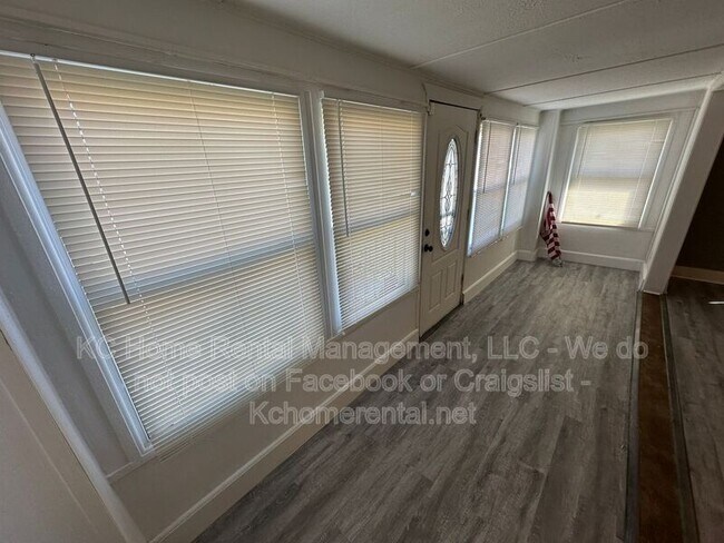 Foto del edificio - 2917 E 61st St