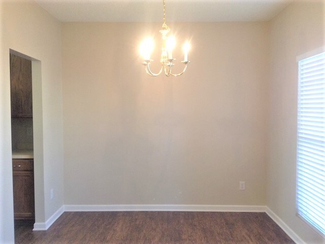 Foto del edificio - 4080 Catawba Creek Drive