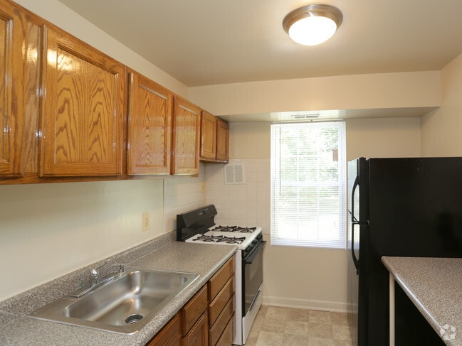 1BR, 1BA - Quiet Waters Landing