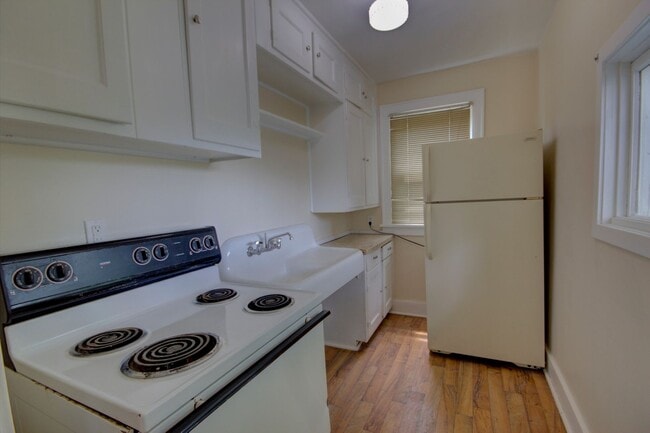 Building Photo - SL AAC1127