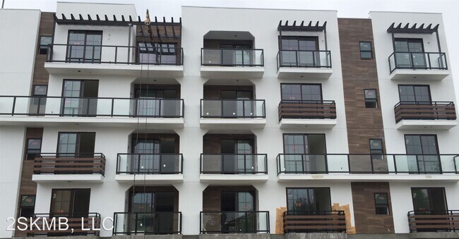 Foto del edificio - 8417 Blackburn Ave