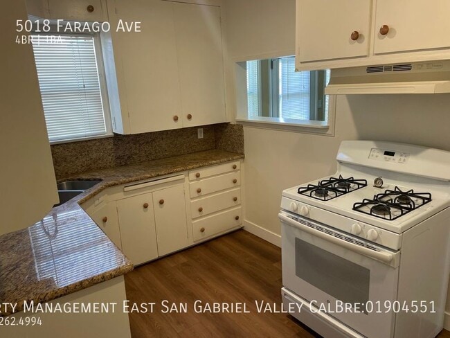 Foto del edificio - 5018 Farago Ave