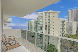 Building Photo - 3725 S Ocean Dr