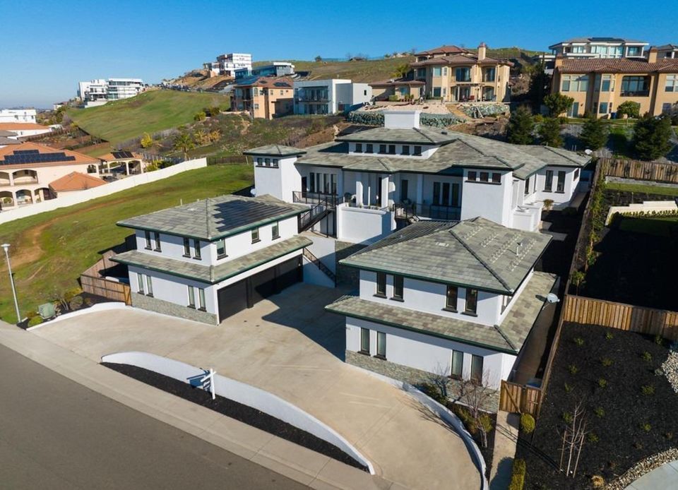 Foto principal - 402 Serpa Way