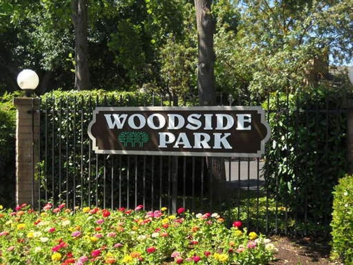 Primary Photo - Freshly updated Woodside Park townhouse, c...