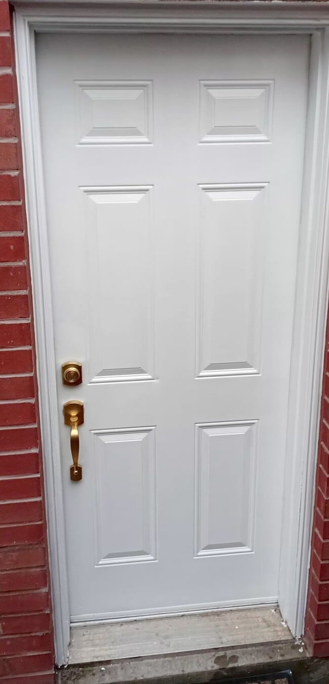 porte d'entrée - 108 Neptune Dr