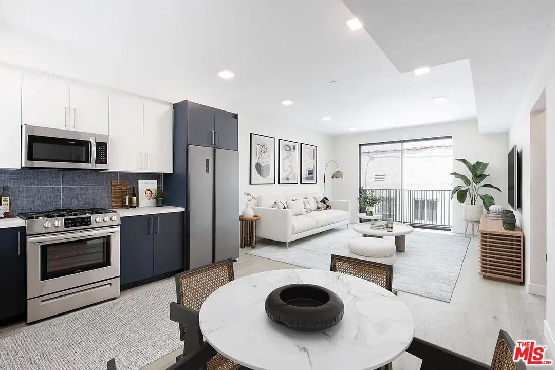 Foto principal - 1111 N Kenmore Ave