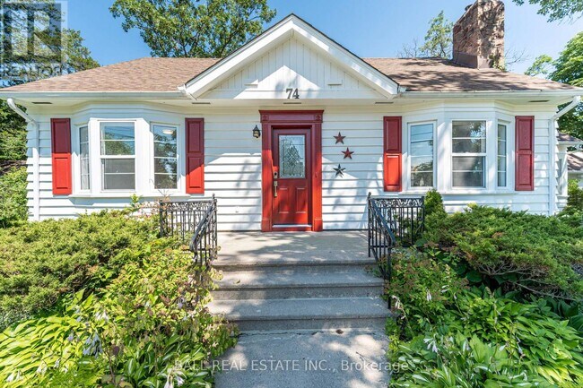 Photo du bâtiment - 74 King St E