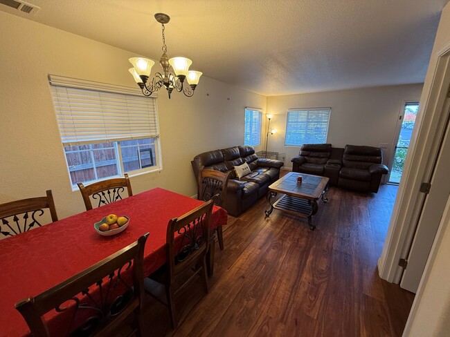 Building Photo - Move-In Ready Home in a Desirable Buellton Neighborhood