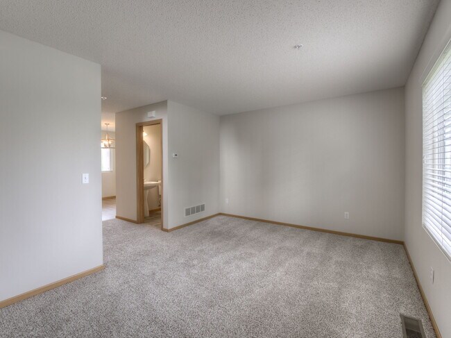 Building Photo - 9131 Scarlet Globe Drive
