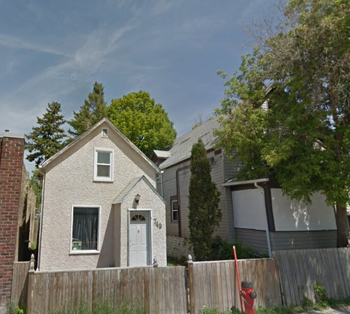 749 Selkirk Ave, Winnipeg, MB R2W 2N5 House for Rent in Winnipeg, MB