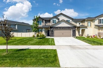 Building Photo - 2580 E Blackstone Dr