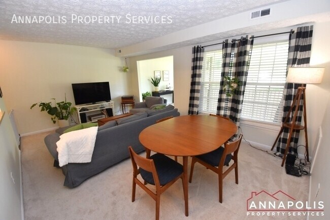 Foto del edificio - 704 Southern Hills Dr