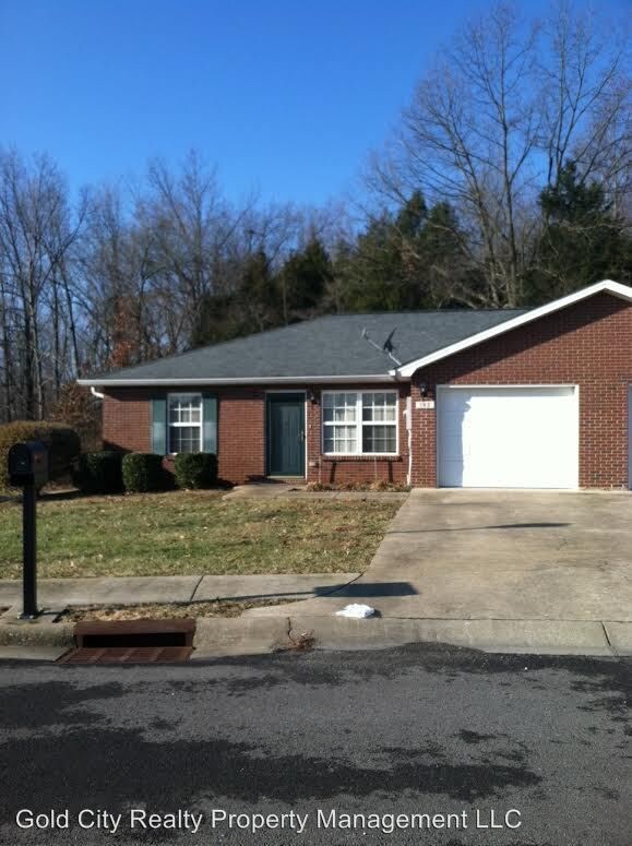 2 br, 1.5 bath House 142 Croghan Way House Rental in Vine Grove, KY