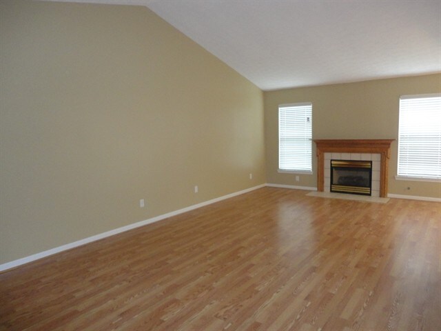 Building Photo - 2338 Queensway Drive