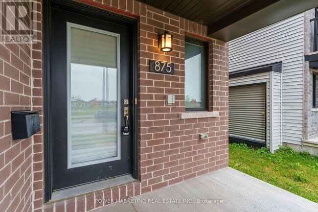 Building Photo - 875 Couloir Rd