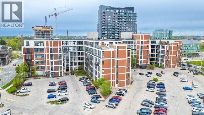 Building Photo - 404 King St W