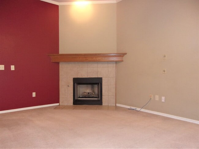 Building Photo - 13821 Pawnee Dr