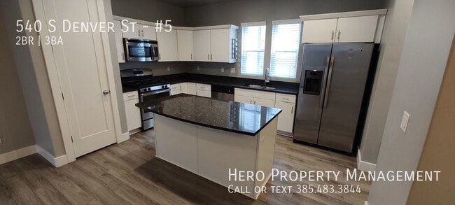Building Photo - GORGEOUS Downtown Unit!!!