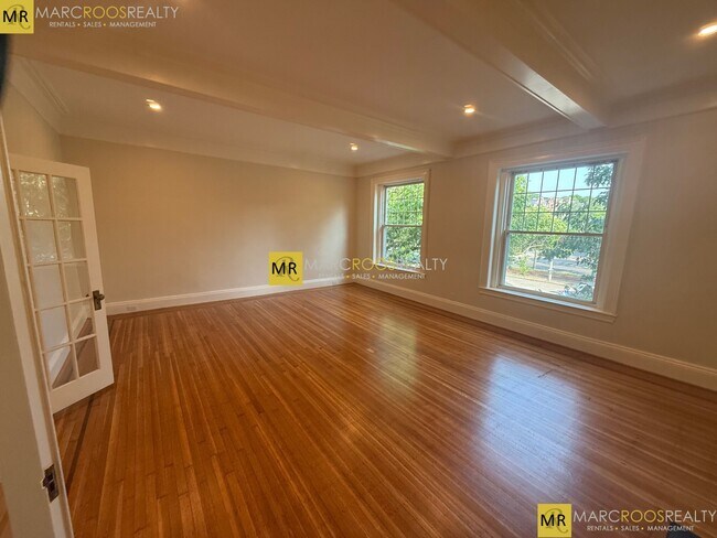 Foto del edificio - 1755 Beacon St