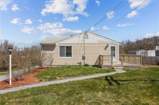 Building Photo - 152 Lepes Rd