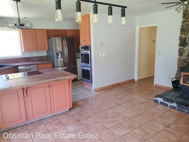 Building Photo - 4 br, 3 bath House - 25345 Walker Rd.