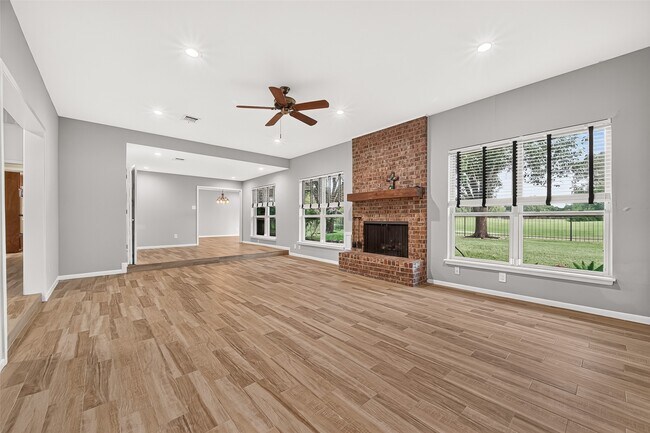 Foto del edificio - 2103 Winged Foot Dr