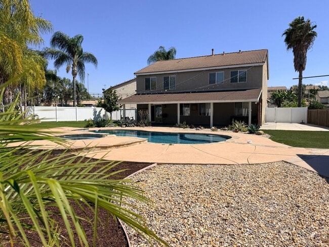 Building Photo - Stunning Orange Crest Pool Home