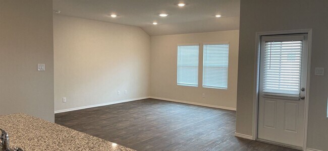 Building Photo - 4 br, 2 bath House - 869 Armadillo