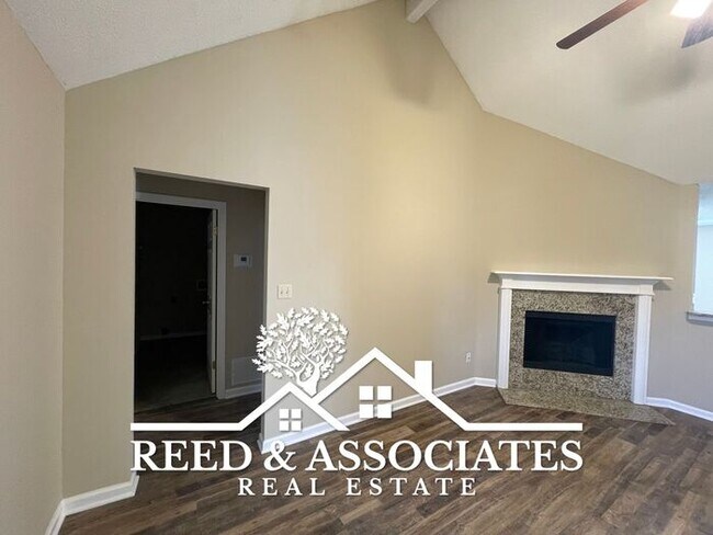 Building Photo - Cordova Home with GRANITE Counter Tops & L...