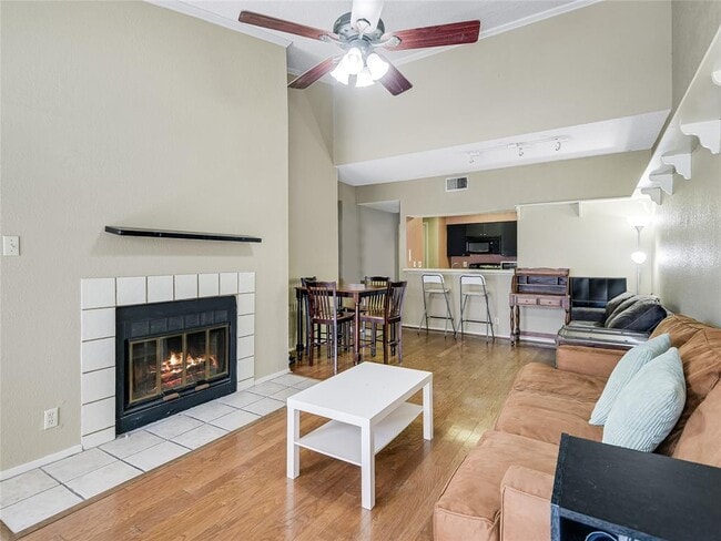Foto del edificio - 807 W 25th St