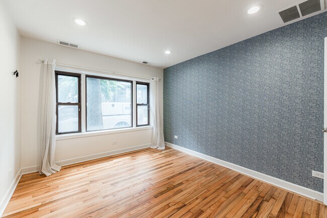 Foto del edificio - 516 N Hermitage Ave
