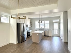 Building Photo - 7885 Cedarbrook Rd