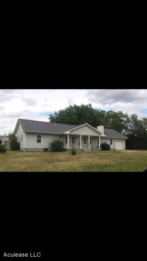 Foto principal - 3 br, 2 bath House - 200 Michelle
