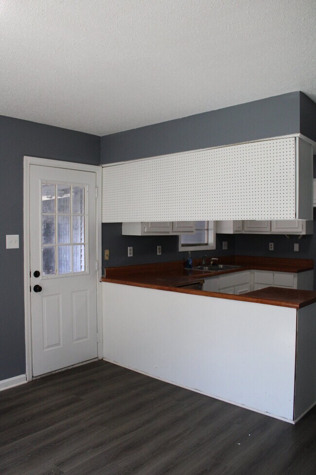 Foto del edificio - 3374 Brownbark Dr