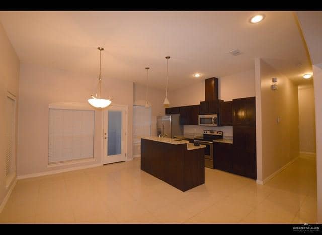 Building Photo - 2705 Mimosa St