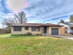 Building Photo - 512 SW 49th St